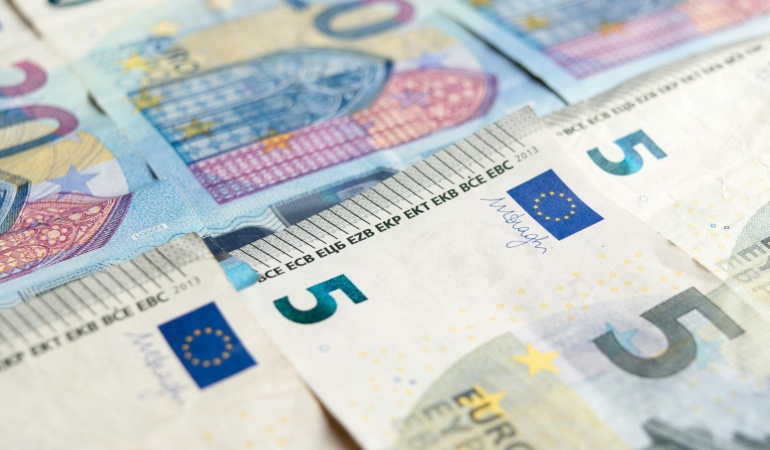 EU budget for 2025 to focus on research, health, education, and climate action